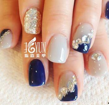 欧美指甲款式图片白色,白色指甲款式的优雅演绎